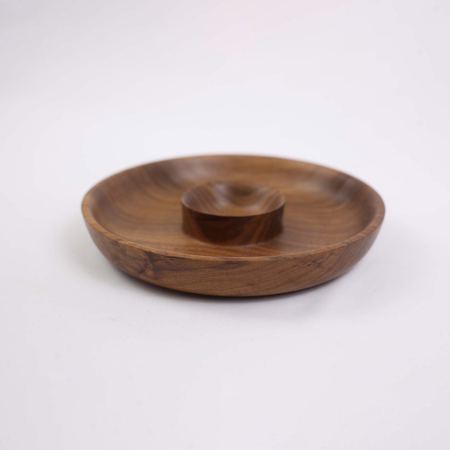 Shallow Wooden Bowl With Built-in Salt Shaker (walnut)