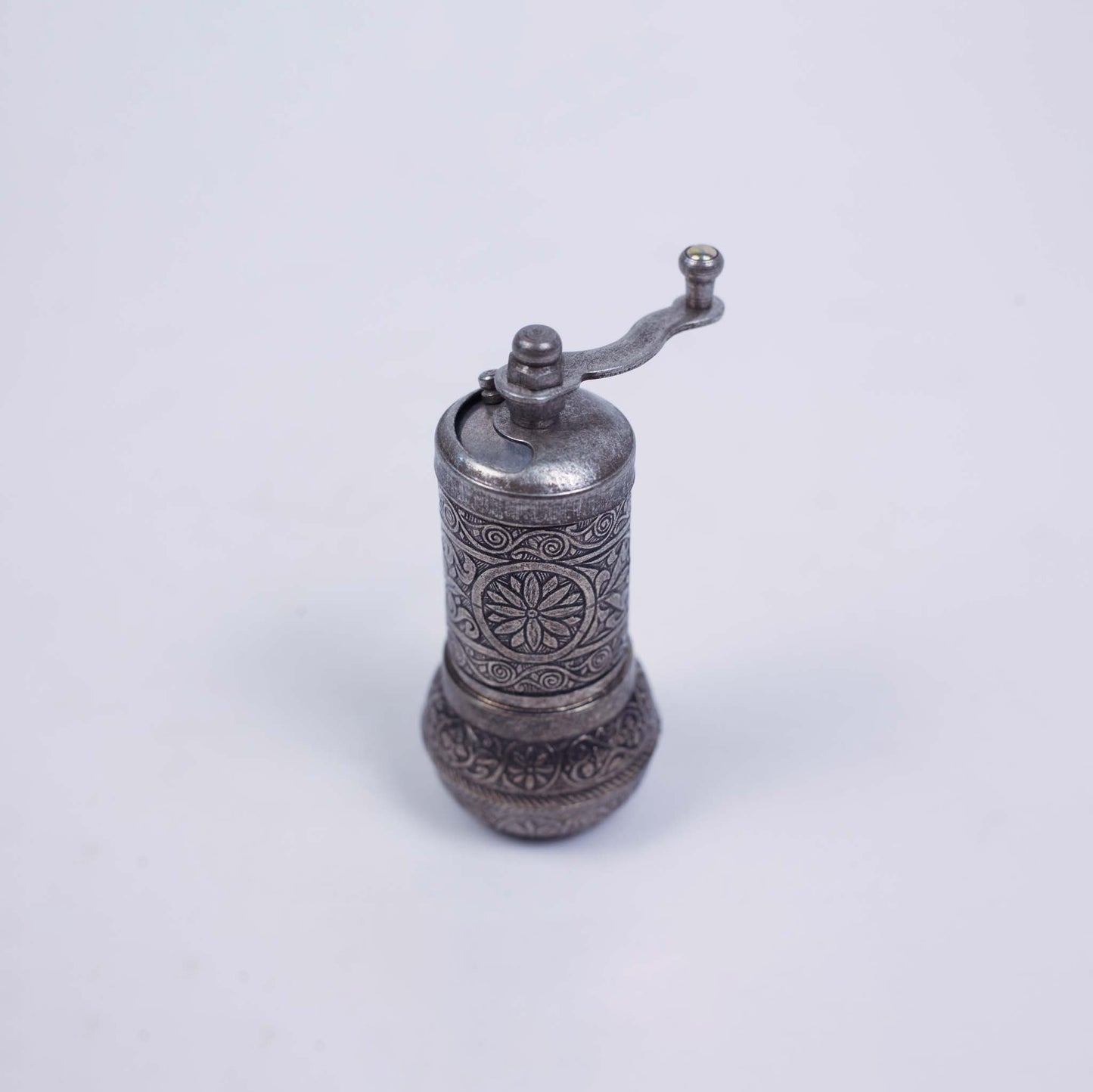 Oriental metal grinder (metallic gray)